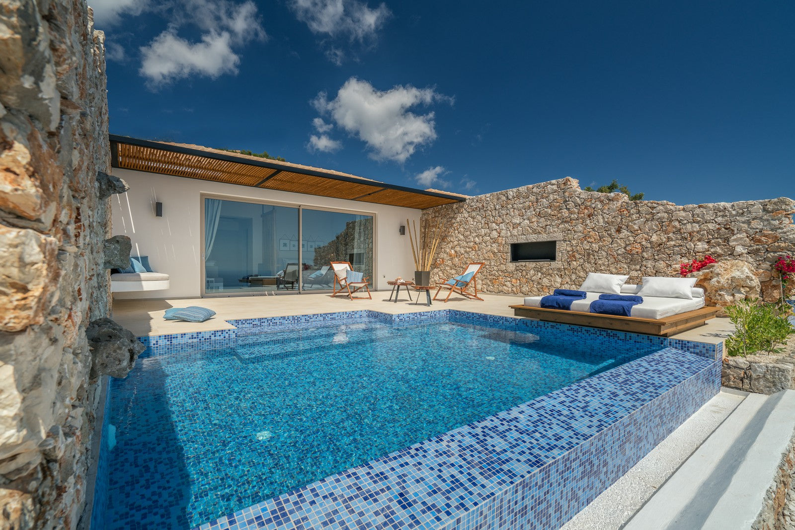 Emerald Villas & Suites