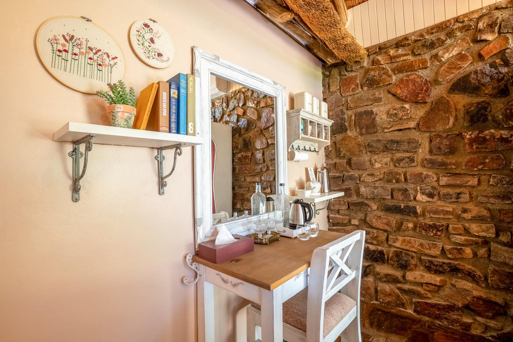 Standard Twin Room  gallery image 2