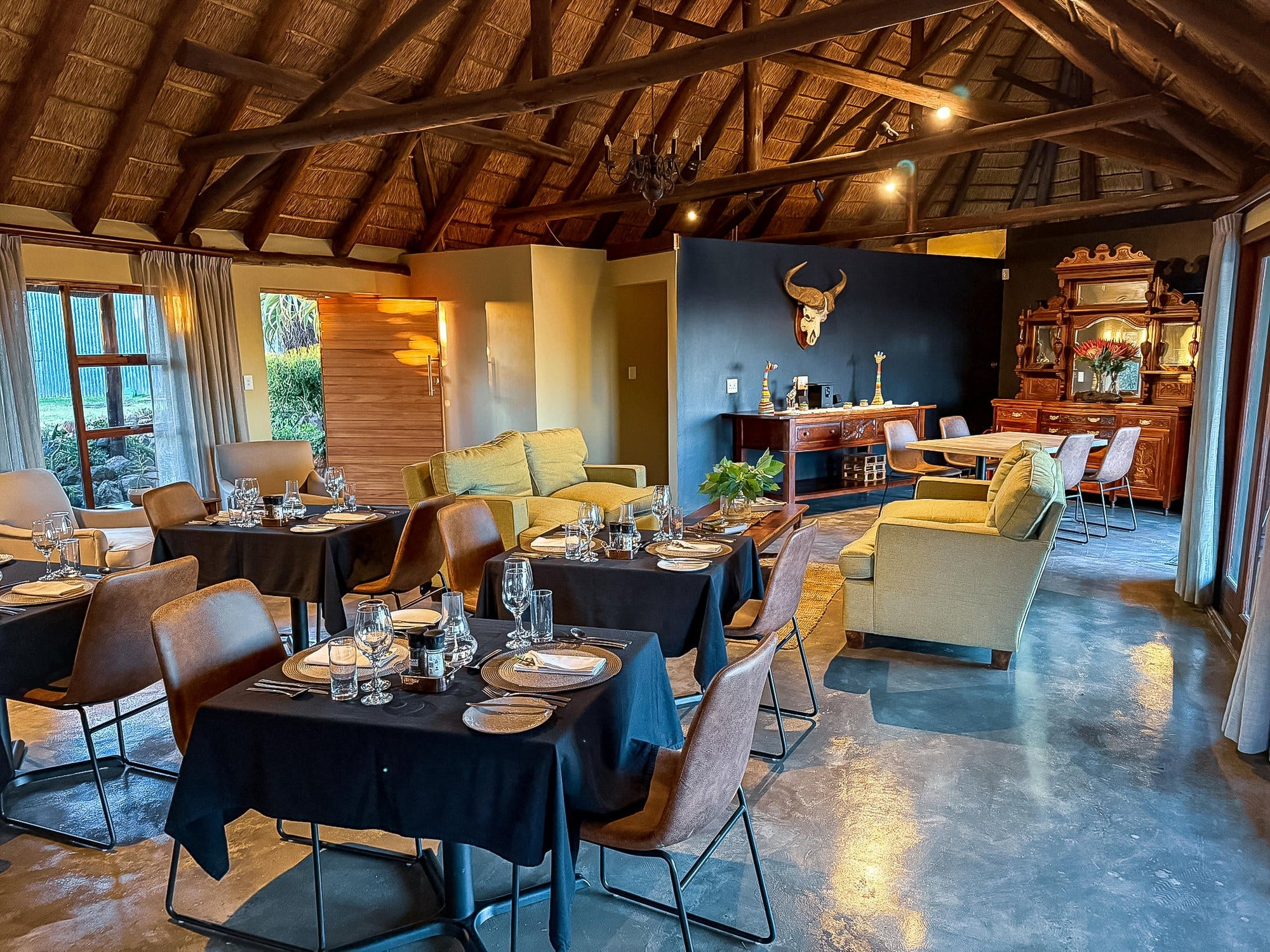 Elephants Lodge Restaurant  gallery image 4