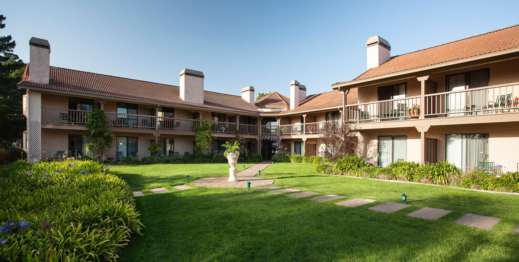 Half Moon Bay Lodge