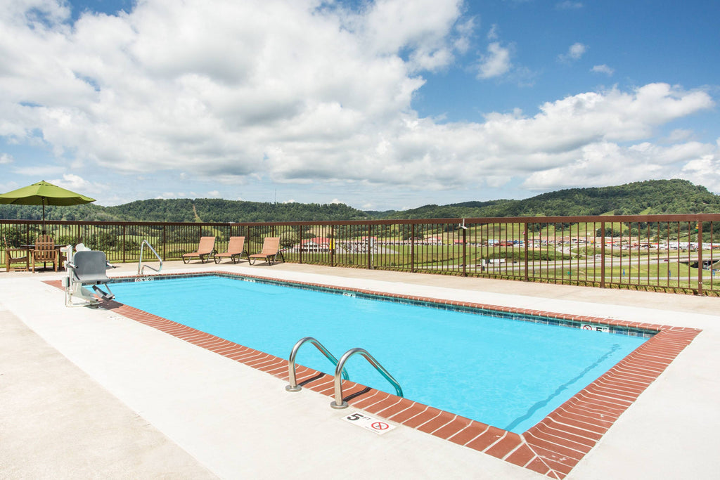 Days Inn & Suites by Wyndham Sutton Flatwoods