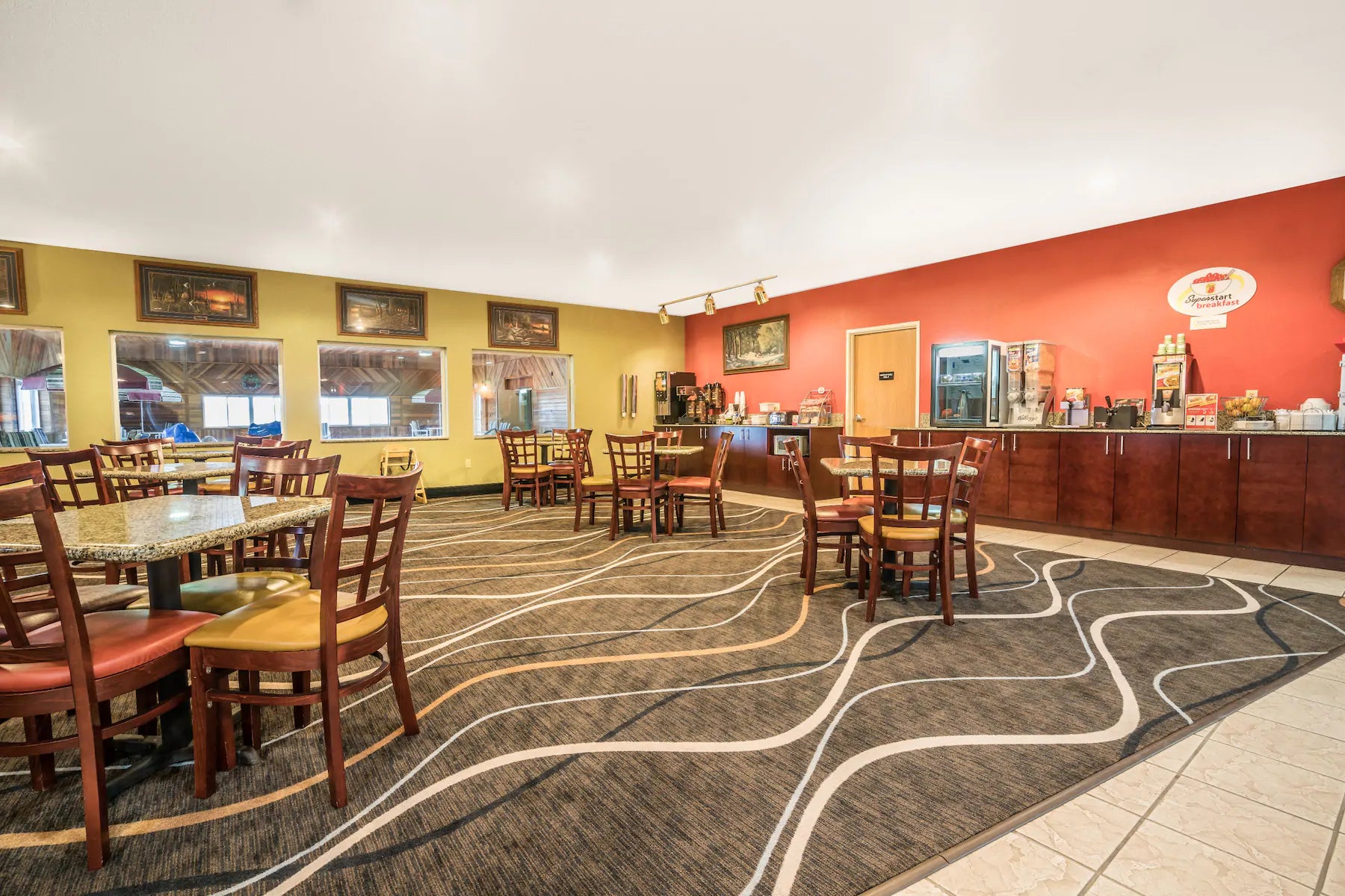 Super 8 by Wyndham Osseo WI