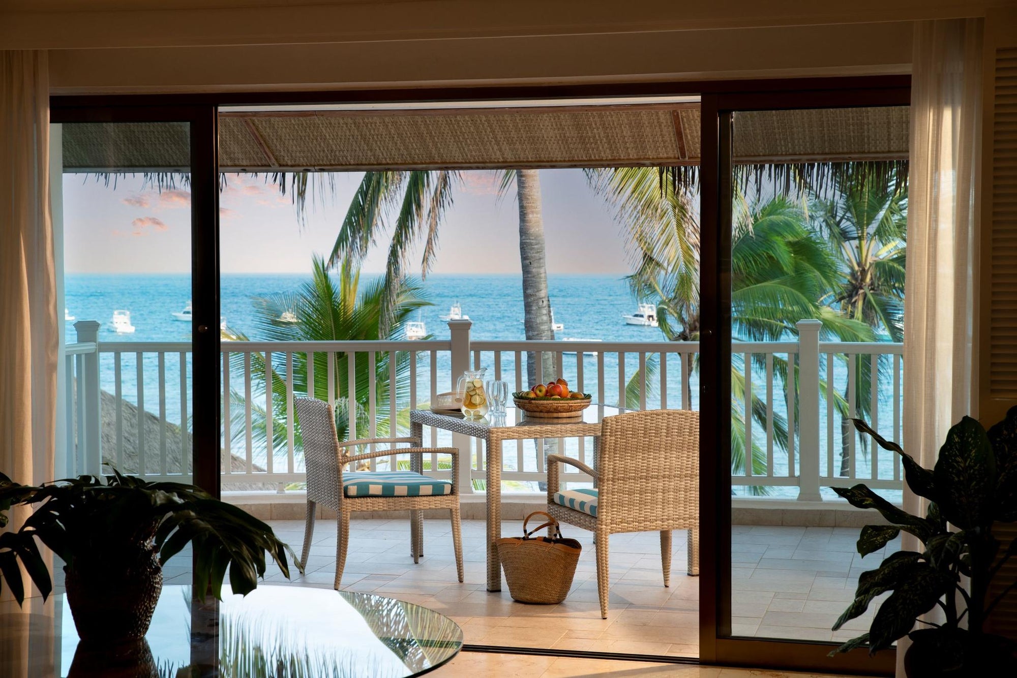1 Bedroom Ocean View Suite gallery image 2