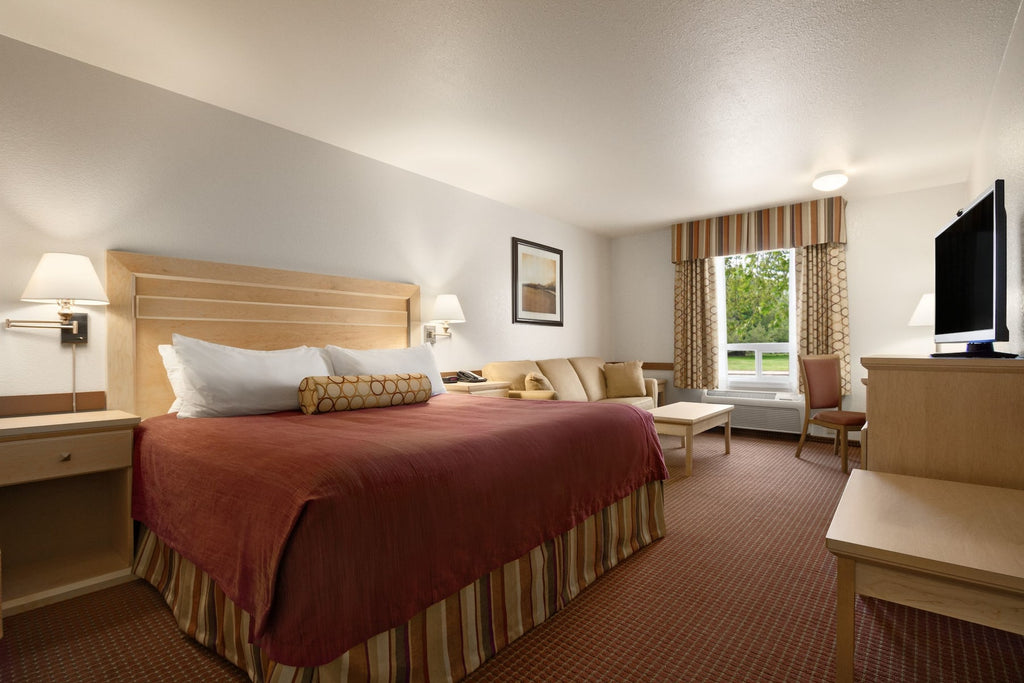 Super 8 by Wyndham Dawson Creek