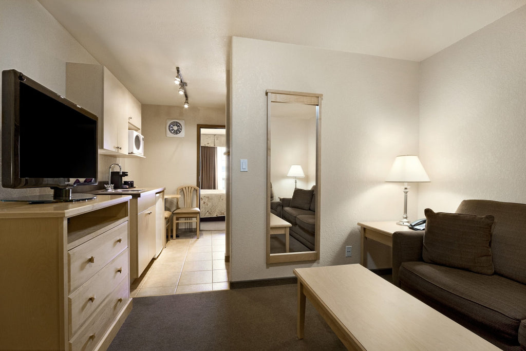 Super 8 by Wyndham Dawson Creek