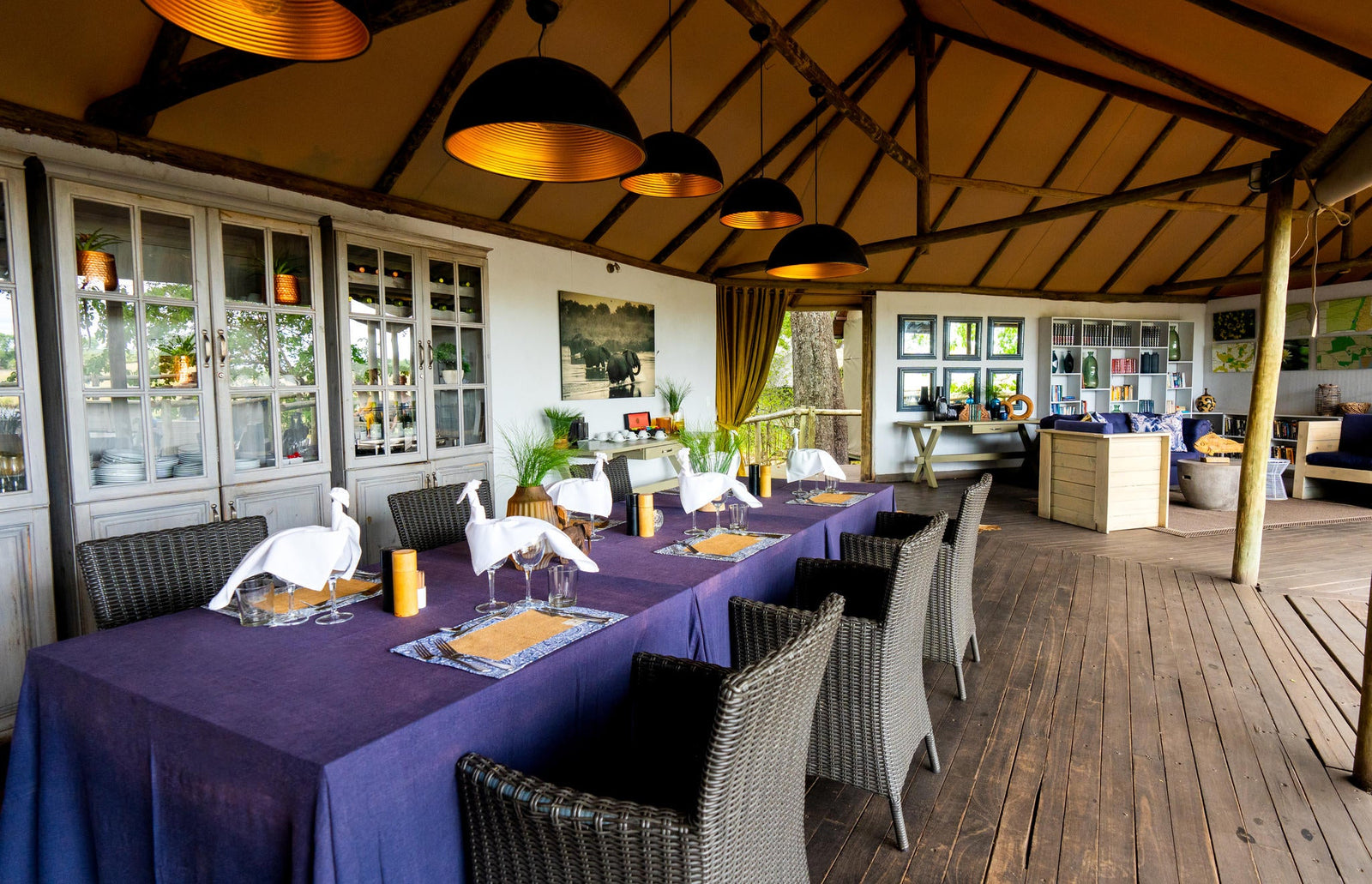 Kazile Island Lodge Dinning