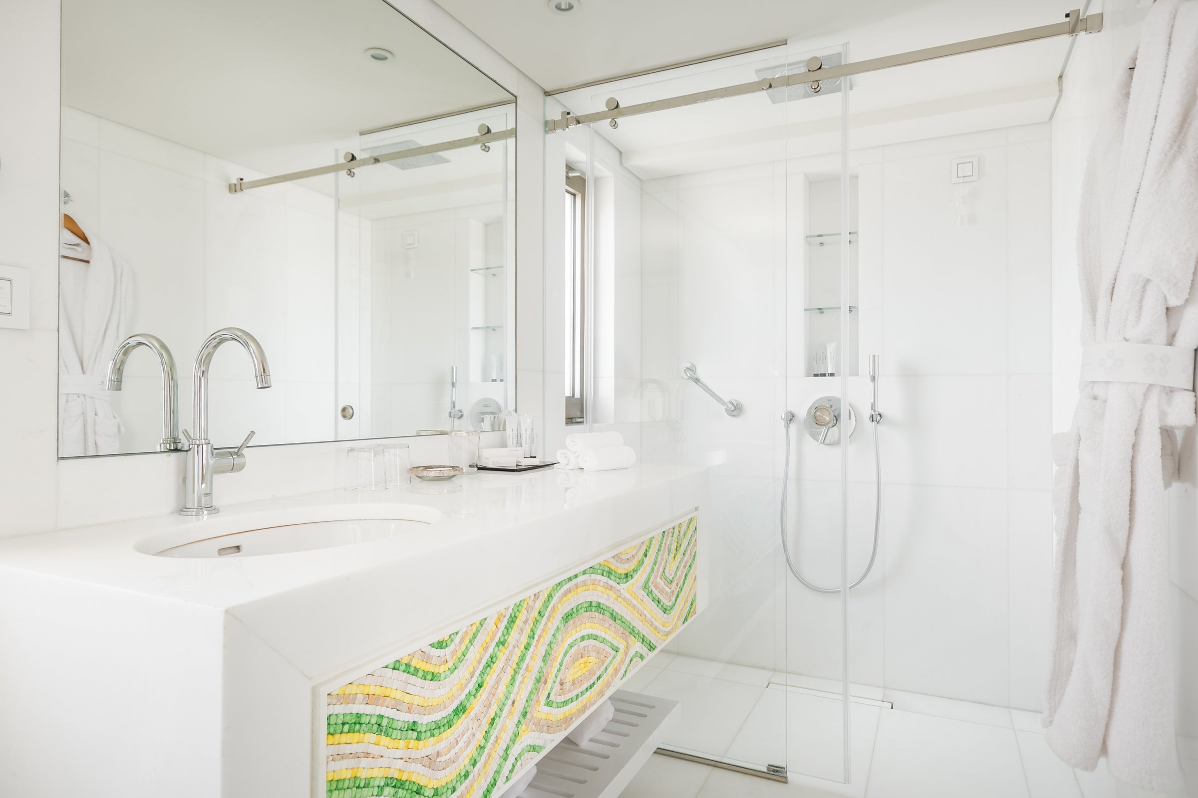 Emerald Suite Beachfront