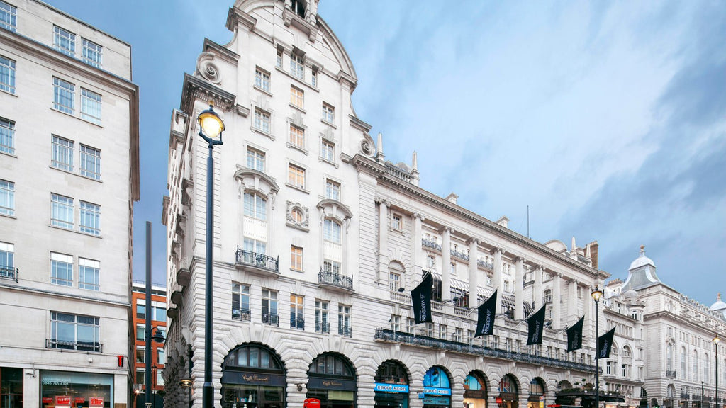 https://www.marriott.com/hotels/hotel-photos/lonpm-le-meridien-piccadilly/