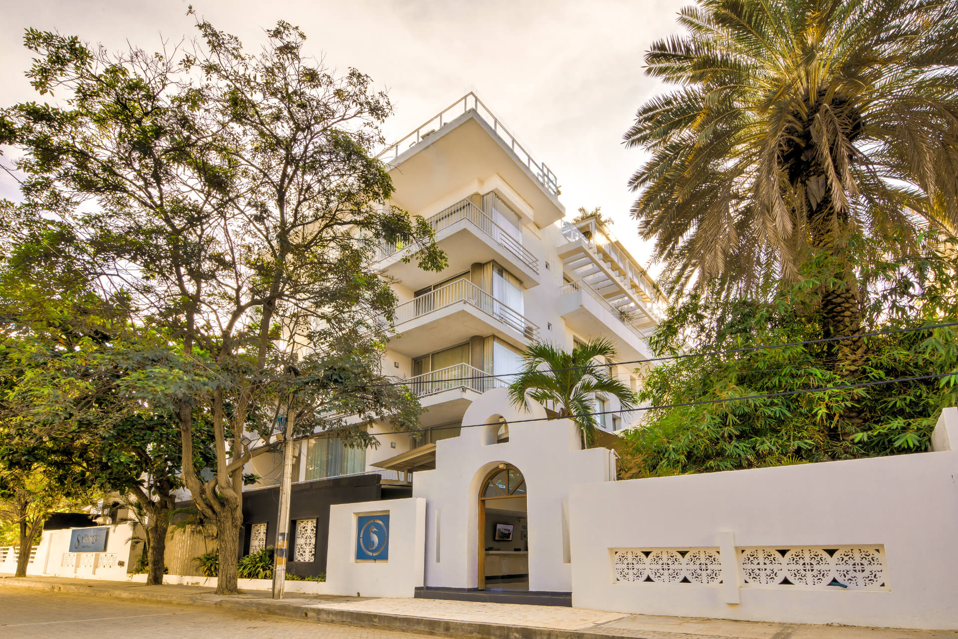 Santorini Hotel & Resort