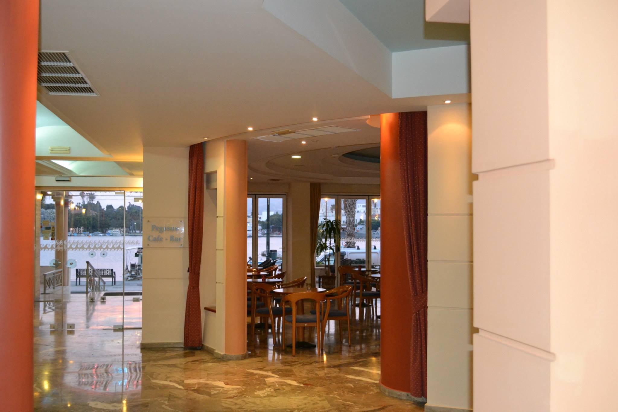Astron Hotel