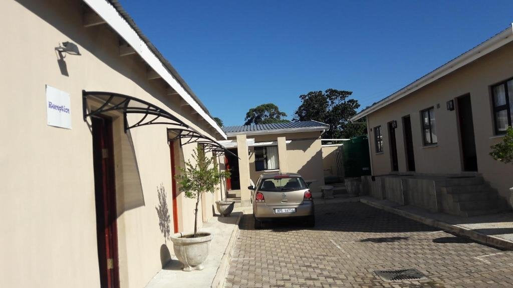 Emampingeni Lodge