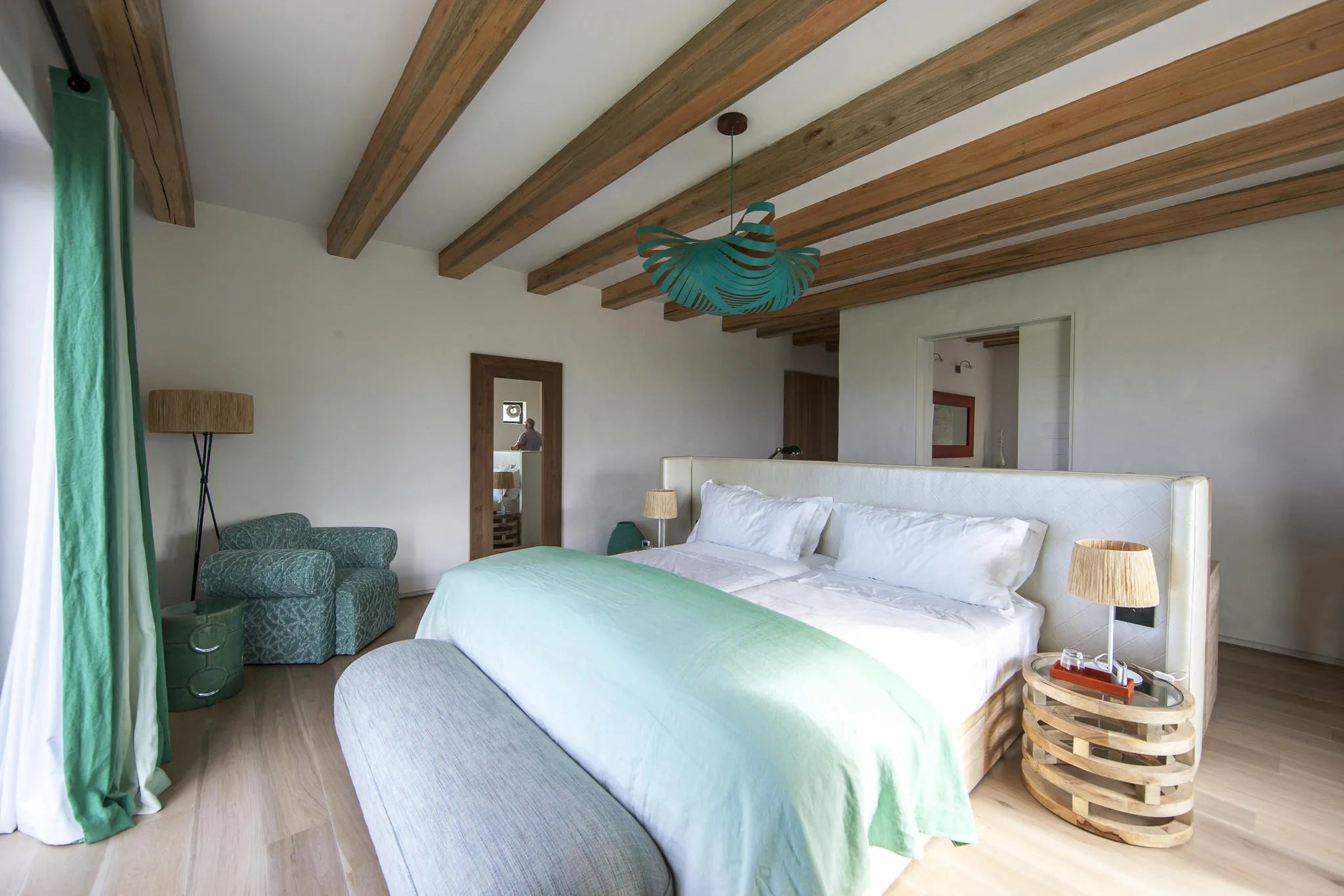 Room gallery image 3.