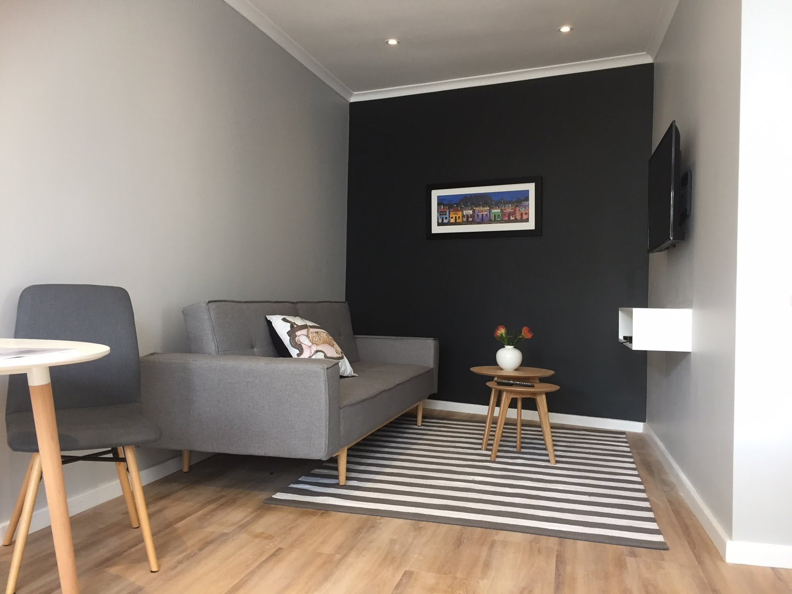 Central Claremont Garden Apartment