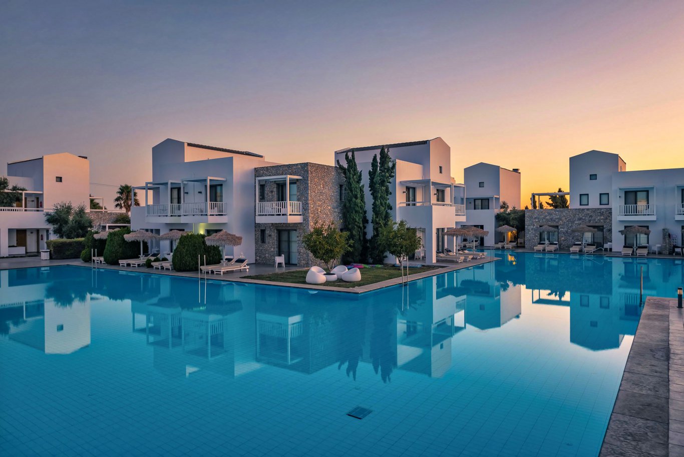 Diamond Deluxe Hotel