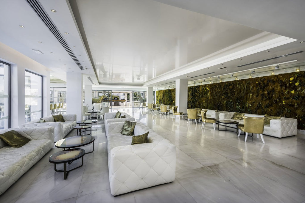 Diamond Deluxe Hotel