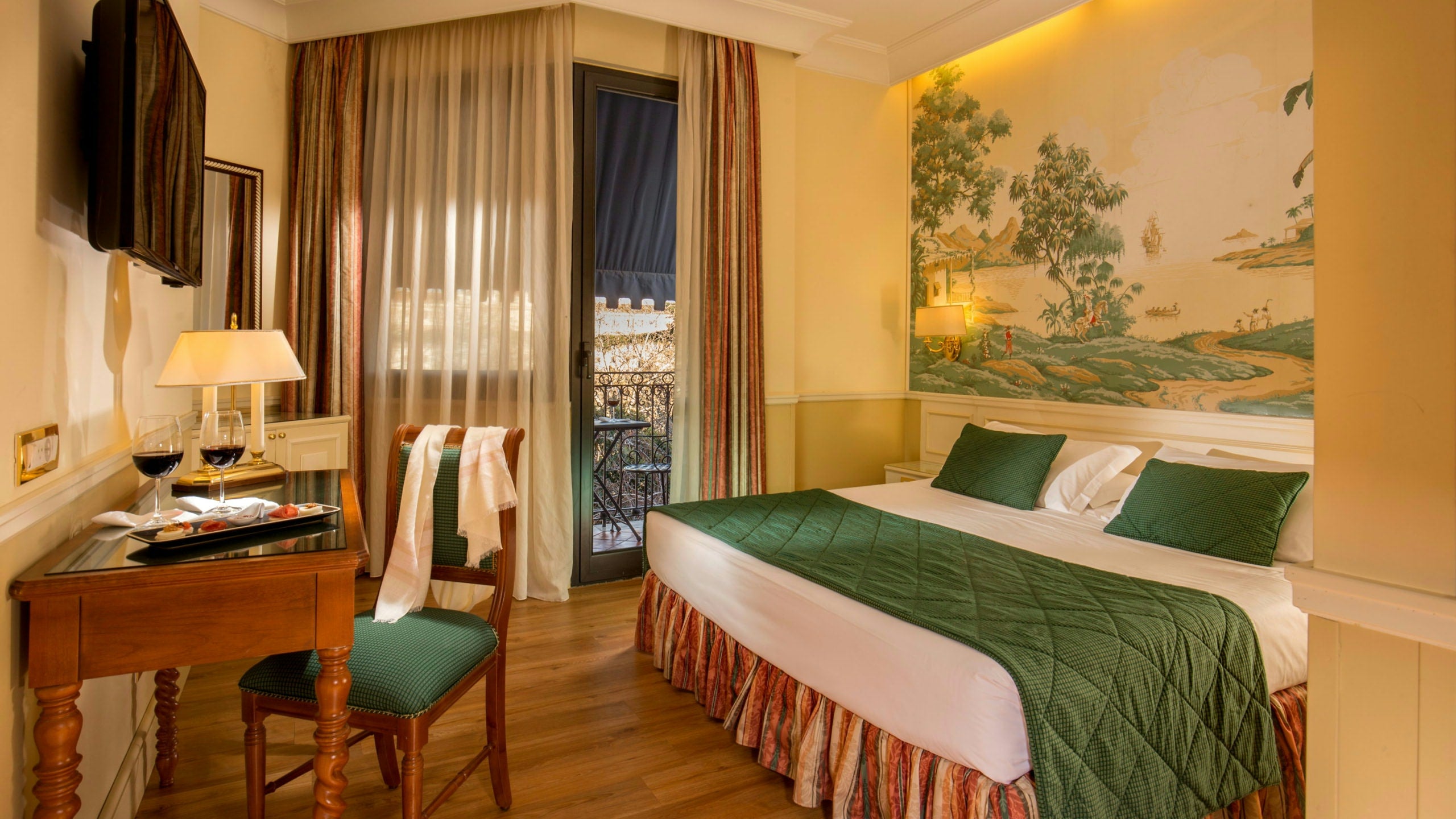 Hotel Donna Laura Palace