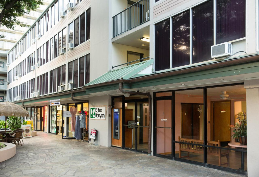 Kuhio Banyan Club