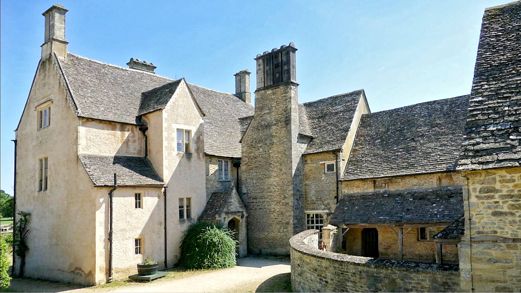 Cogges Manor Farm