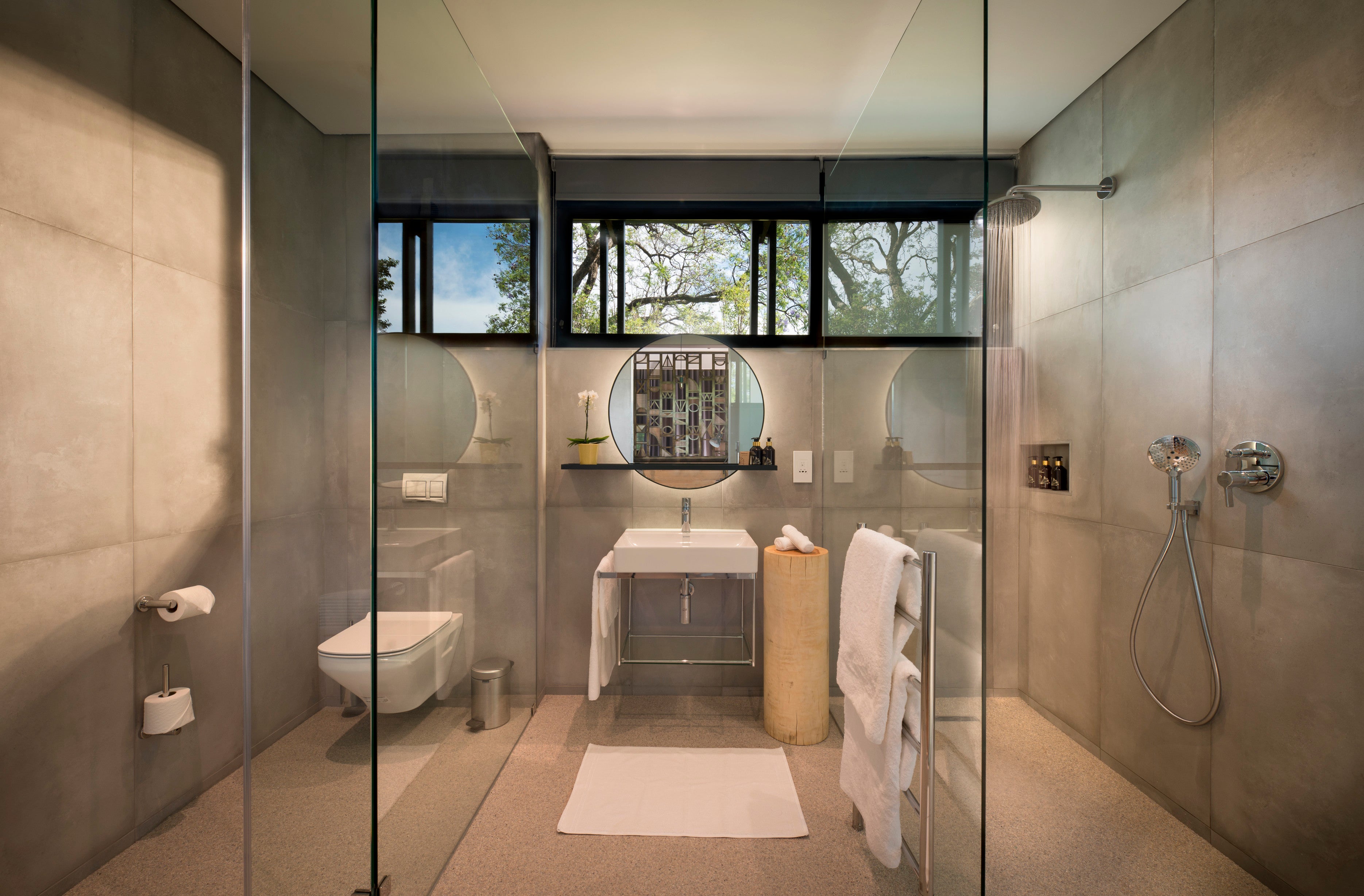 Luxury Room Bathroom