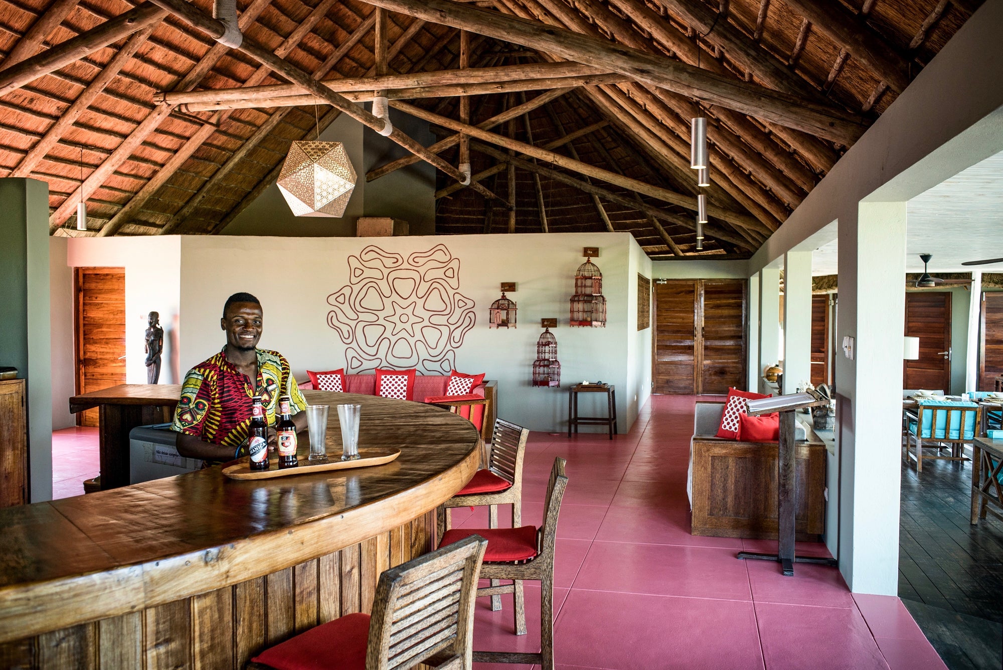 Bar & Lounge