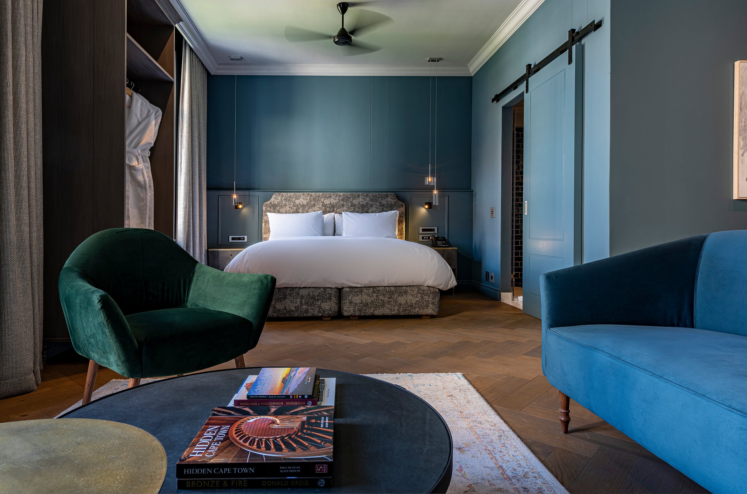 Labotessa — Signature Suites