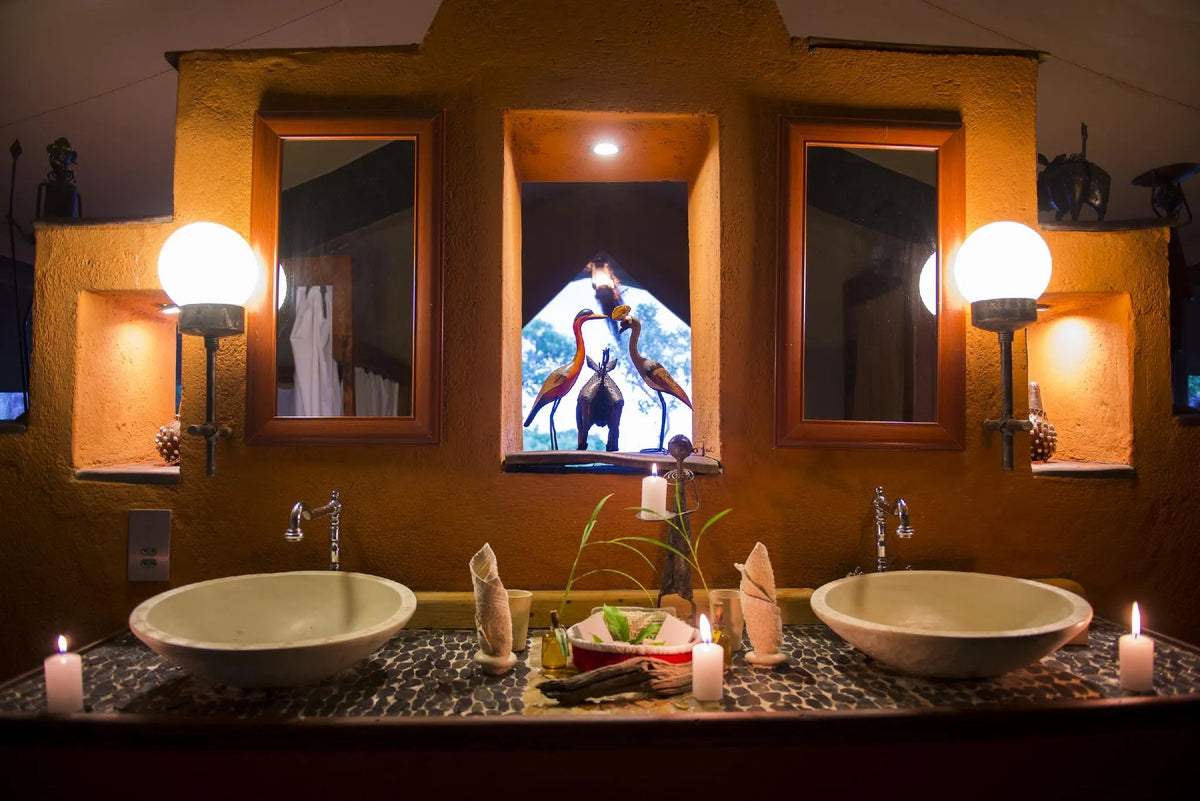 Deluxe 12b Bathroom at Kilima Camp, Mara North Conservancy, Kenya.