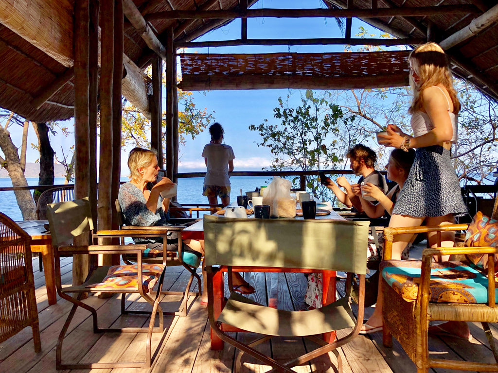 Domwe Island dining area