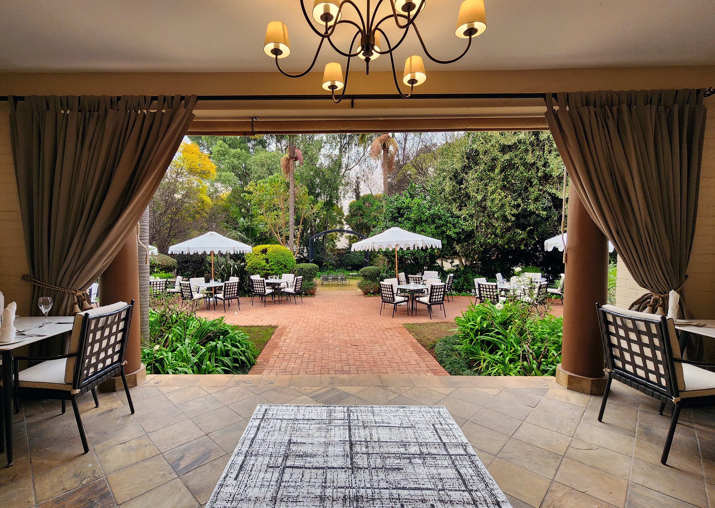 Outside dining @ The Salt Road Houghton