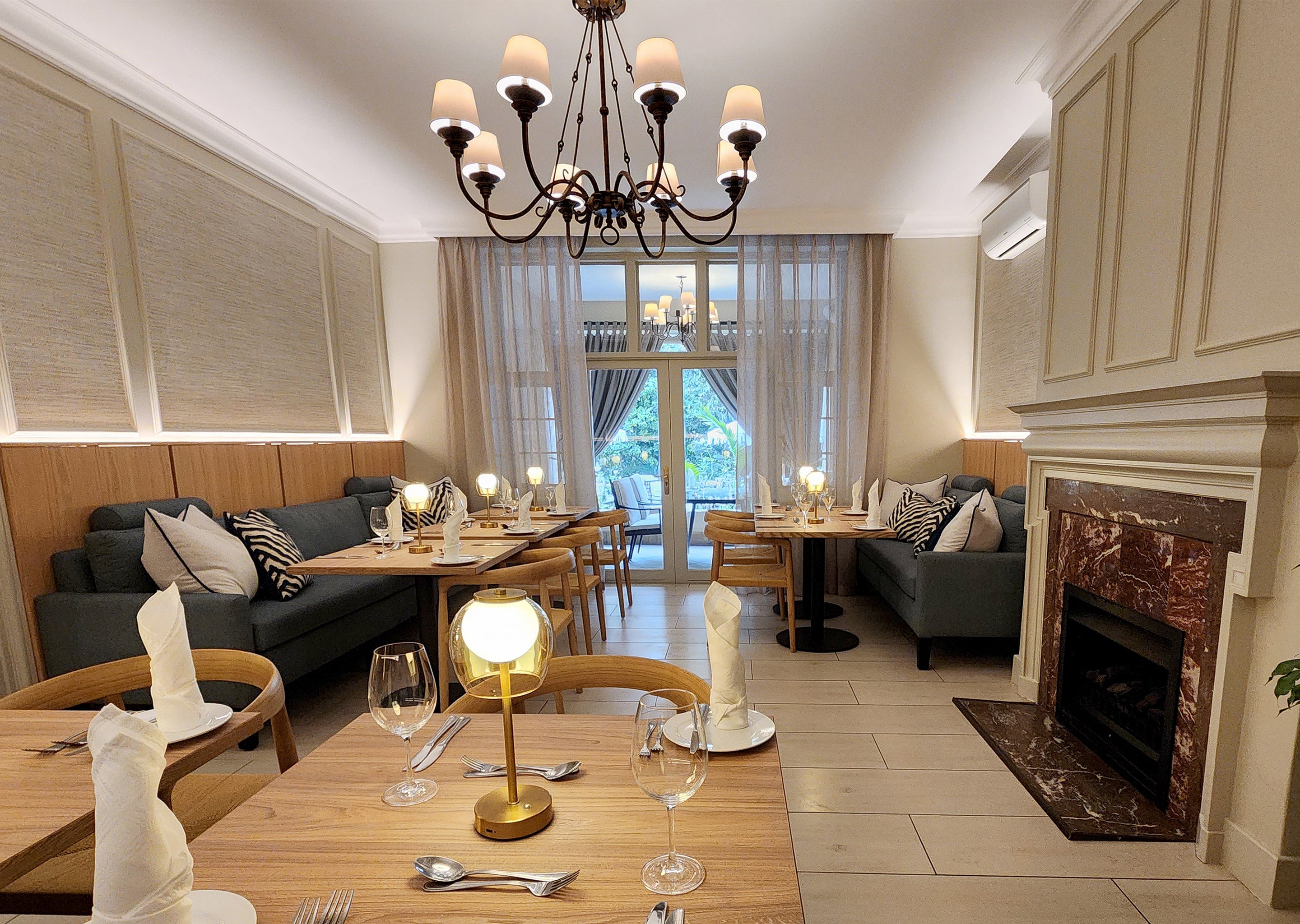 Lounge and dining area