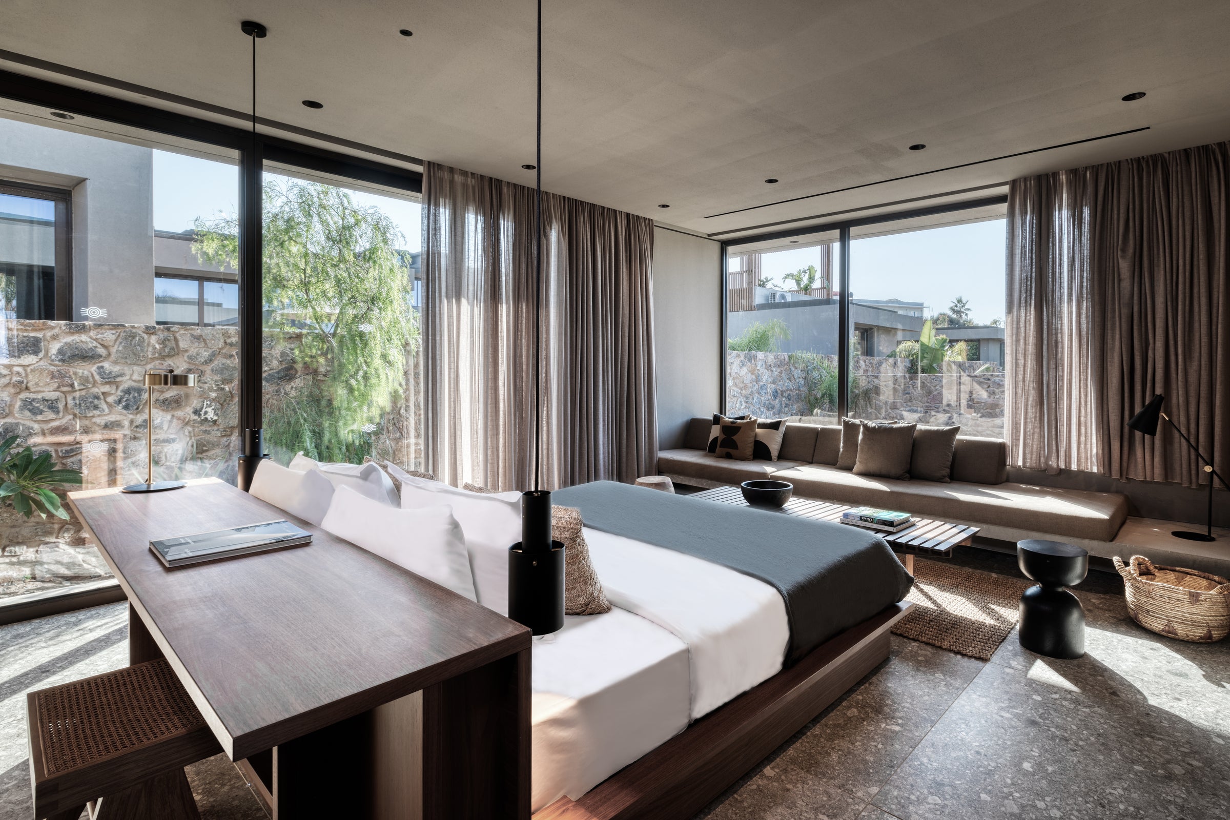 Tropical Open Plan Suite, Shared Pool
