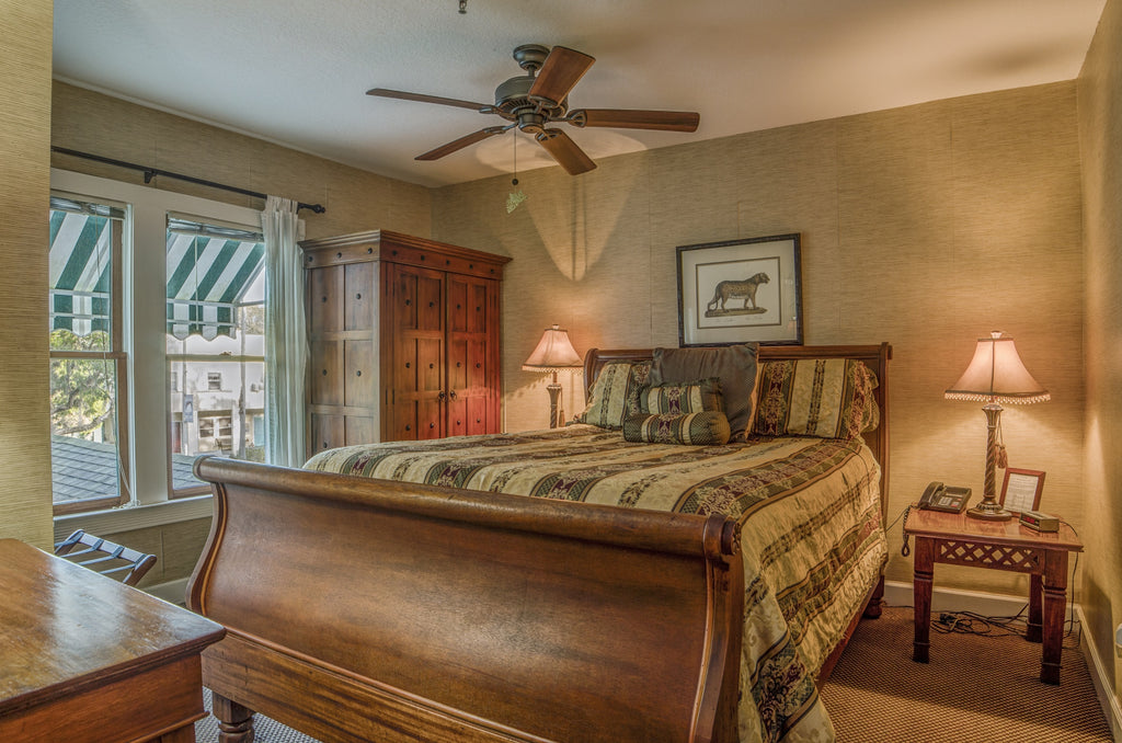 Historic Peninsula Inn