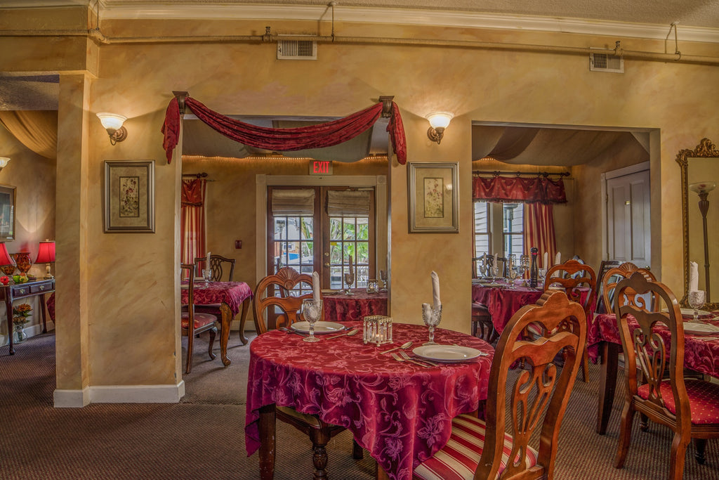 Historic Peninsula Inn