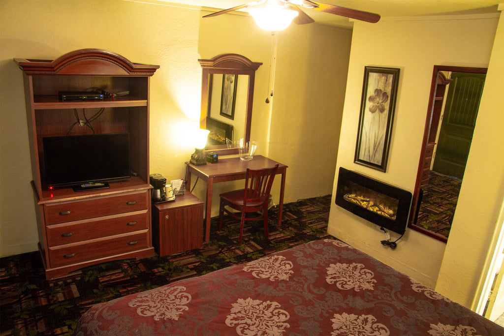 The Gateway Restaurant & Lodge