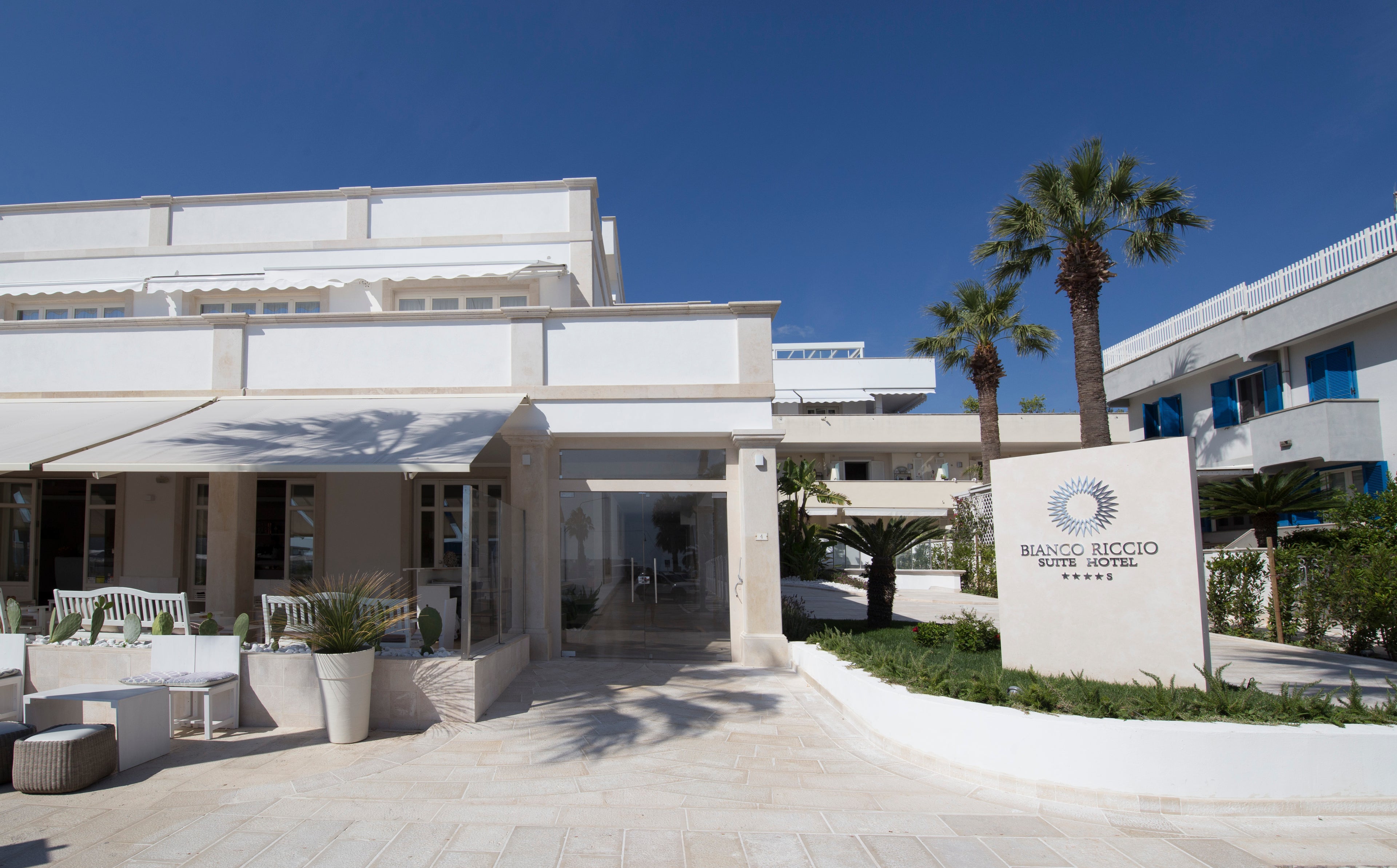 Bianco Riccio Suite Hotel