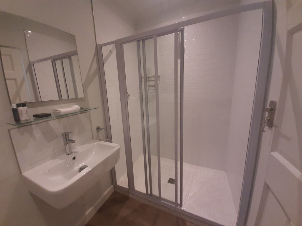 Oak Manor Typical Bathroom