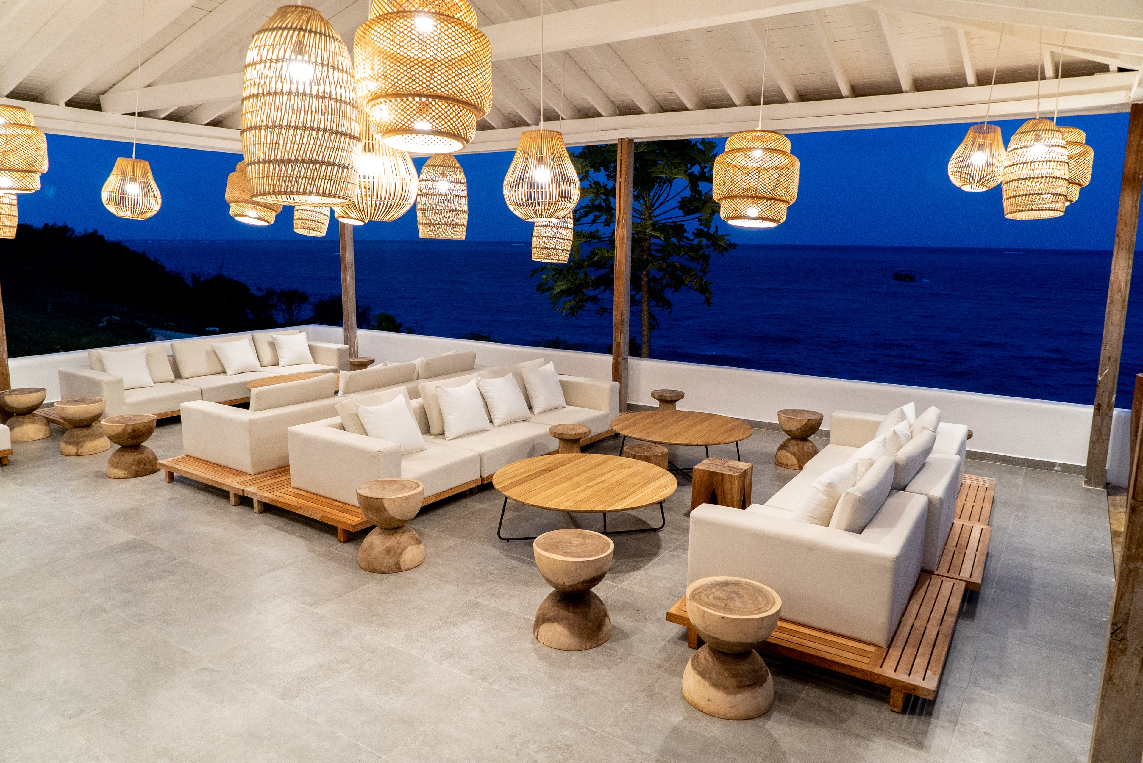 Pool Bar
