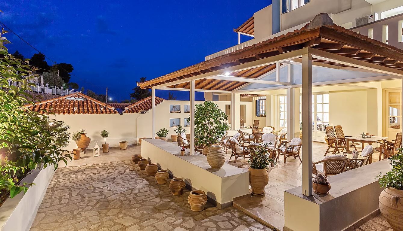 Stafylos Suites