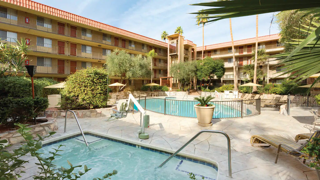 Embassy Suites by Hilton Phoenix Airport