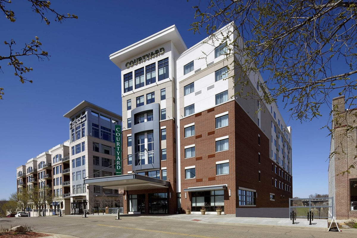 Courtyard by Marriott Akron Downtown
