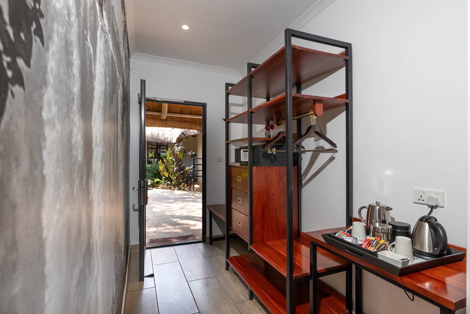 Deluxe King Patio Room