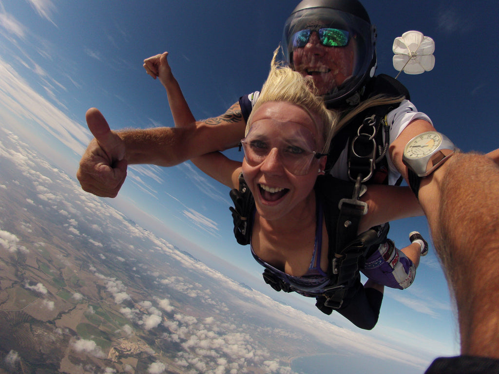 Tandem skydive in freefall