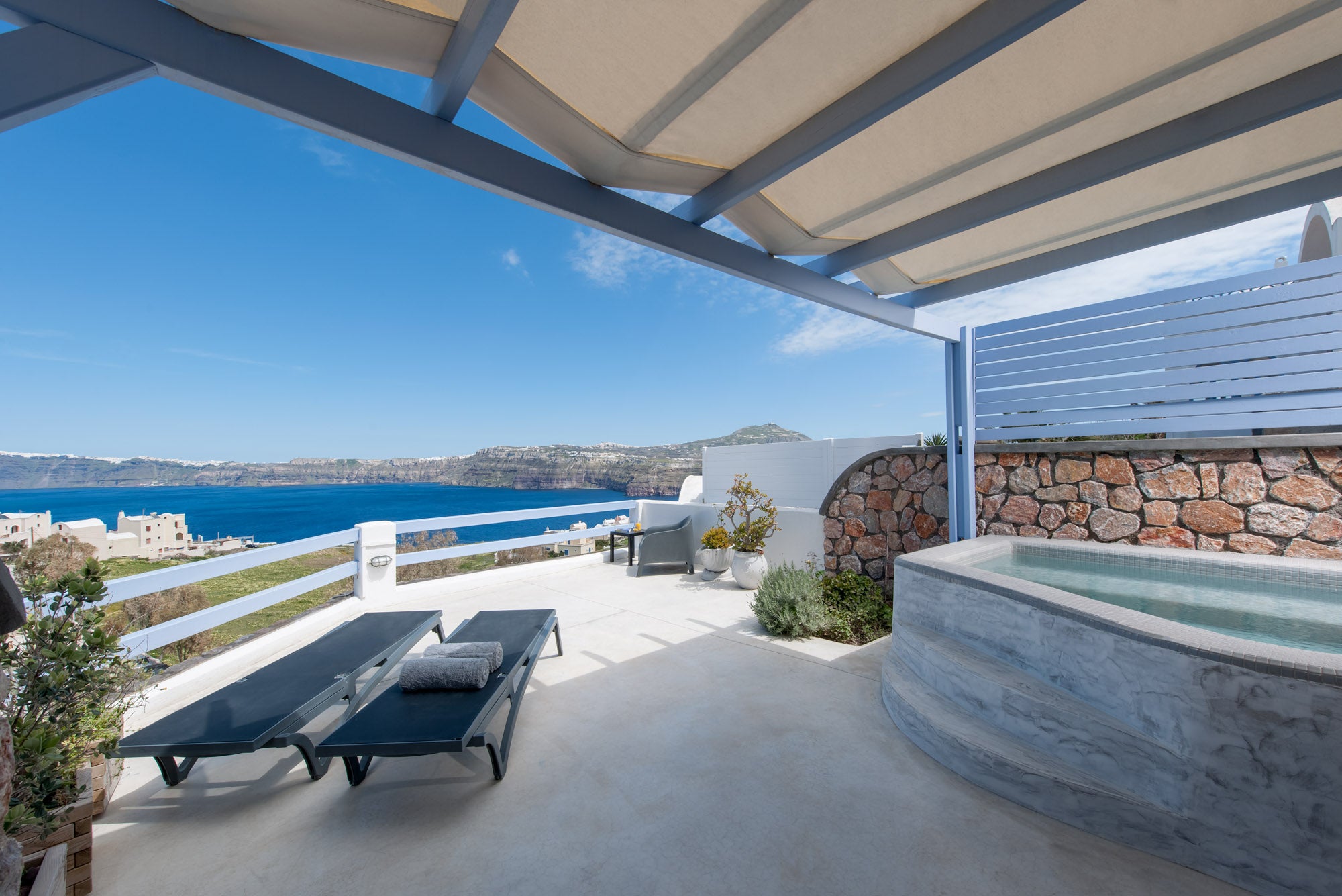 Earino Suites and Villas