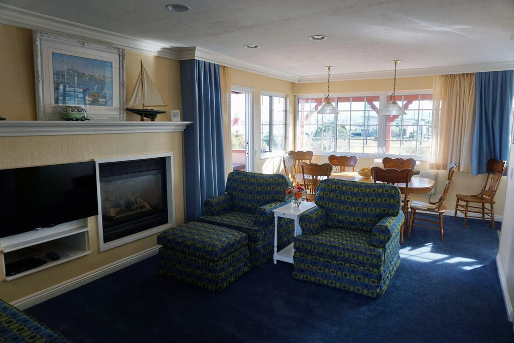 Bay Shores Peninsula Hotel , Newport Beach, United States gallery image 3.