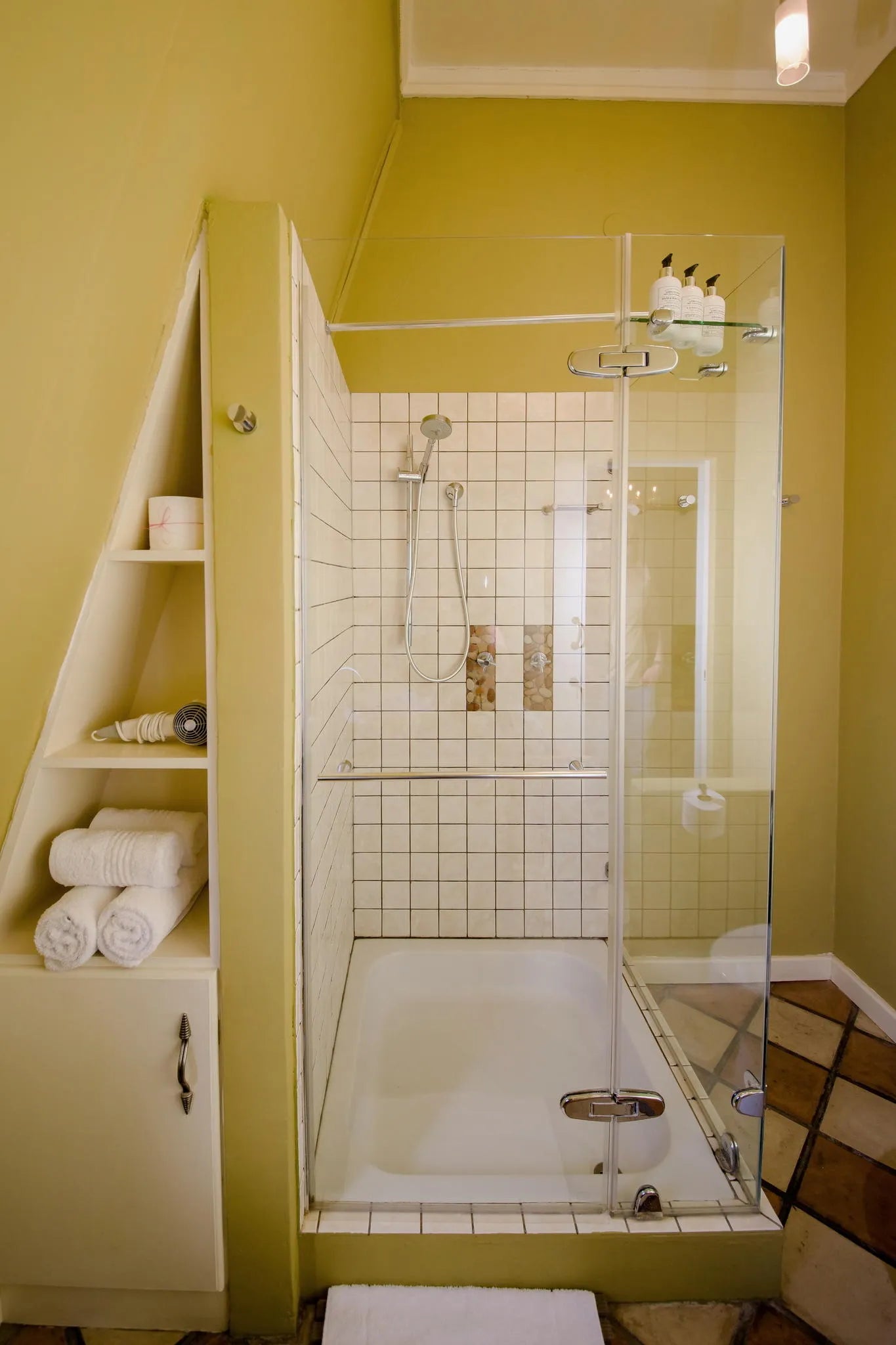 Room gallery image 6.
