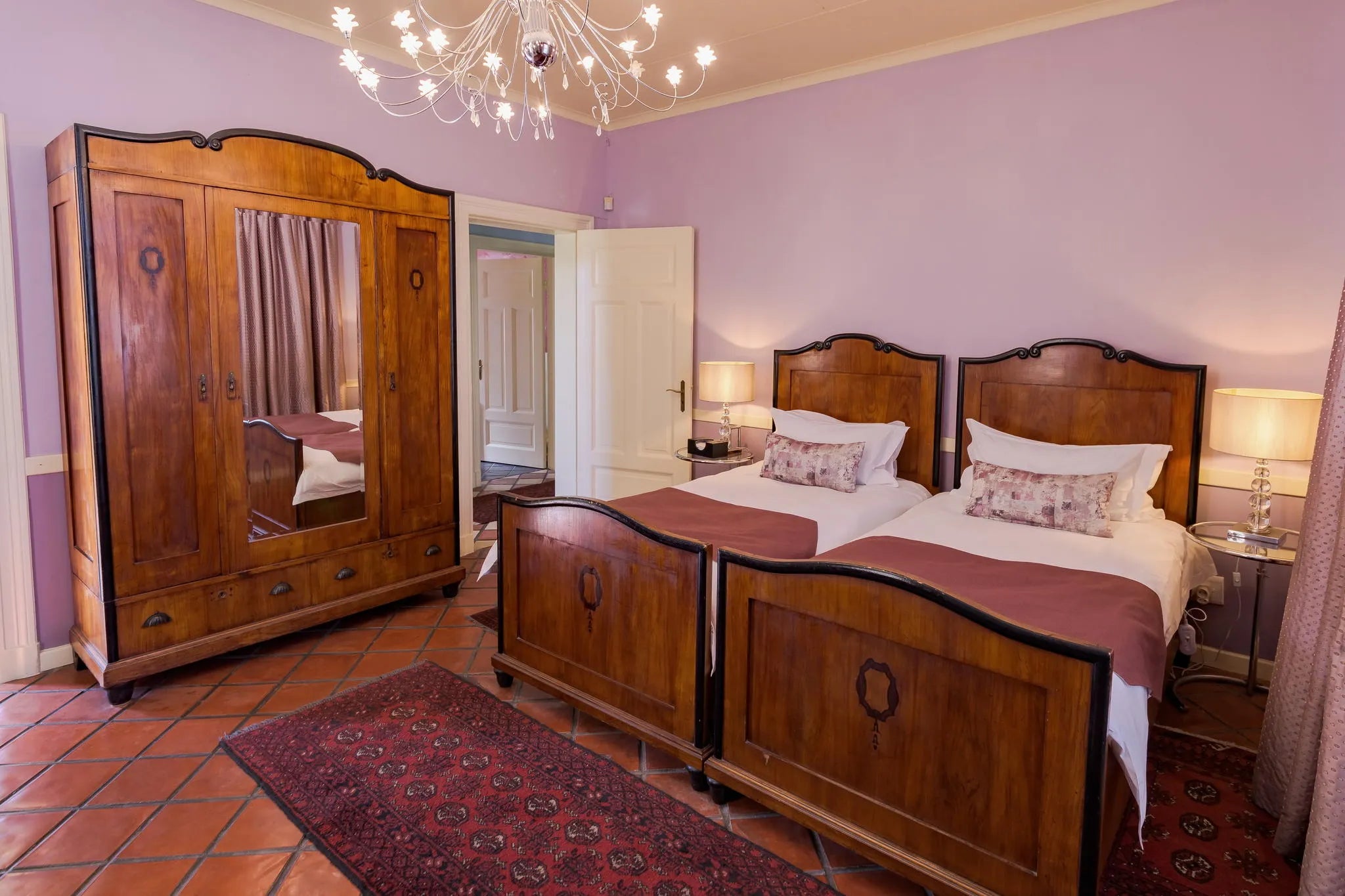 Room gallery image 2.