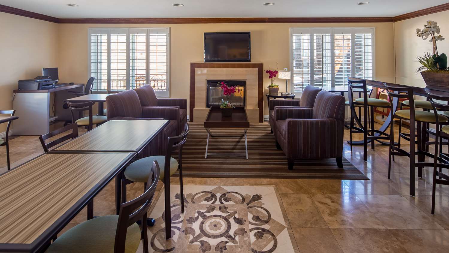 Best Western Harbour Inn & Suites