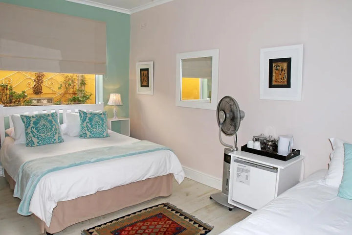 Dolphin Inn Guest House
