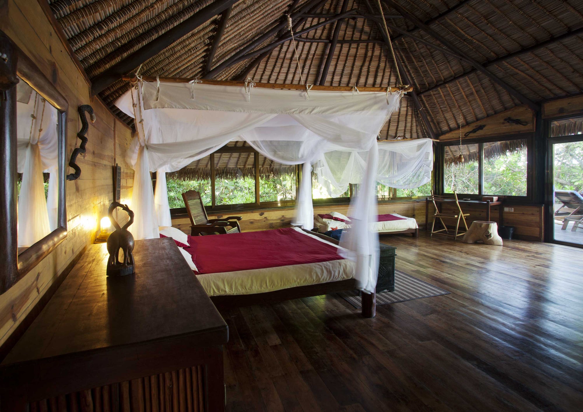 MANAFIAFY BEACH & RAINFOREST LODGE