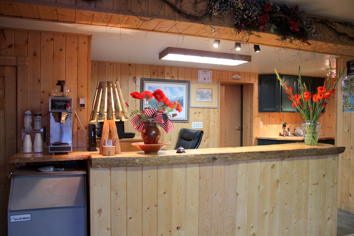 Spirit Lake Lodge