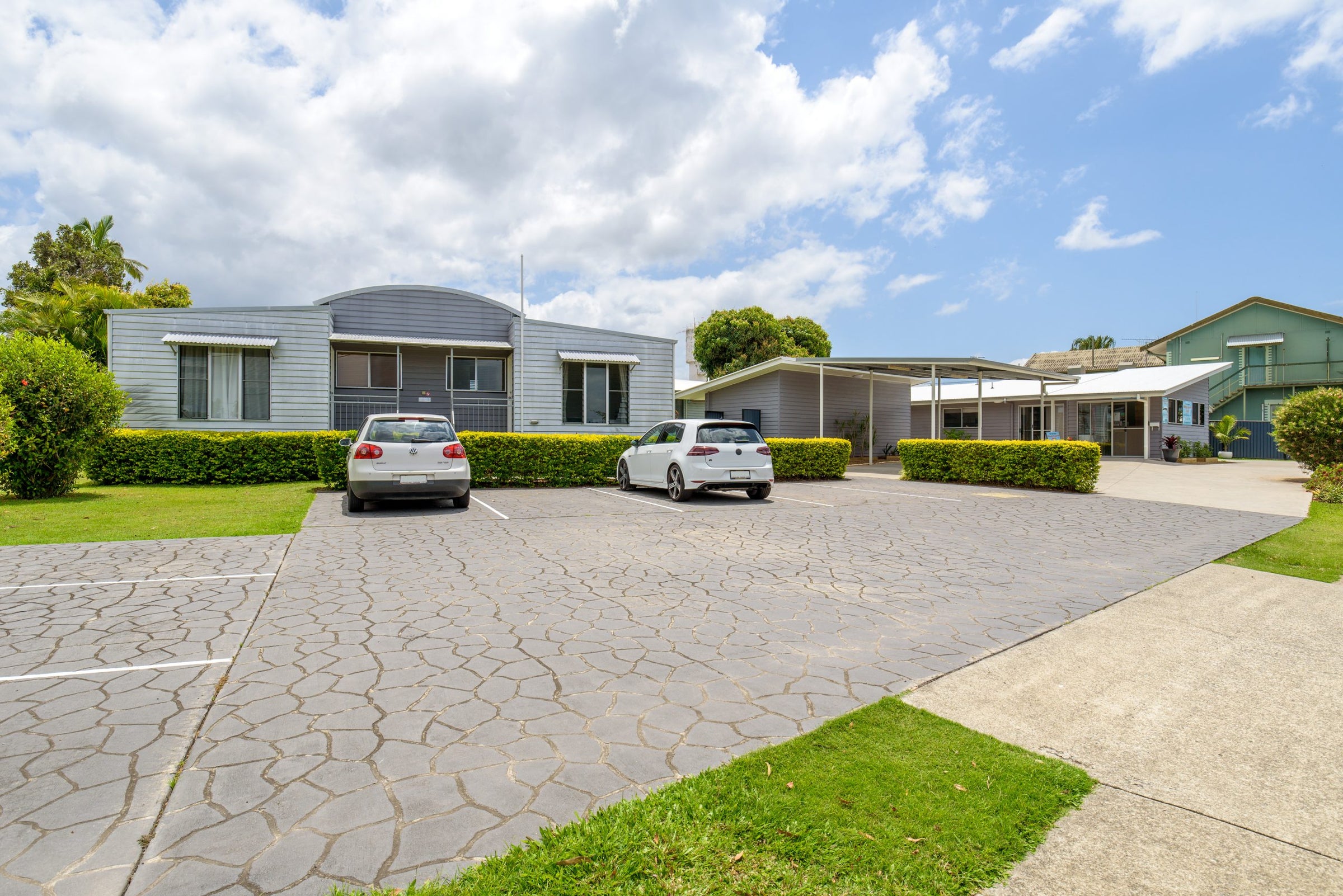 Sleepy Lagoon Motel